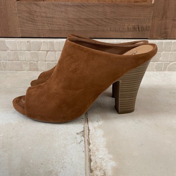 America Eagle Outfitters Open Toe Suede Mules - Picture 5 of 10